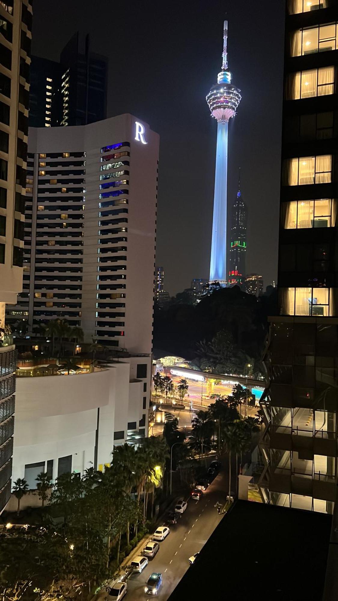 Summer Klcc By Victorians *