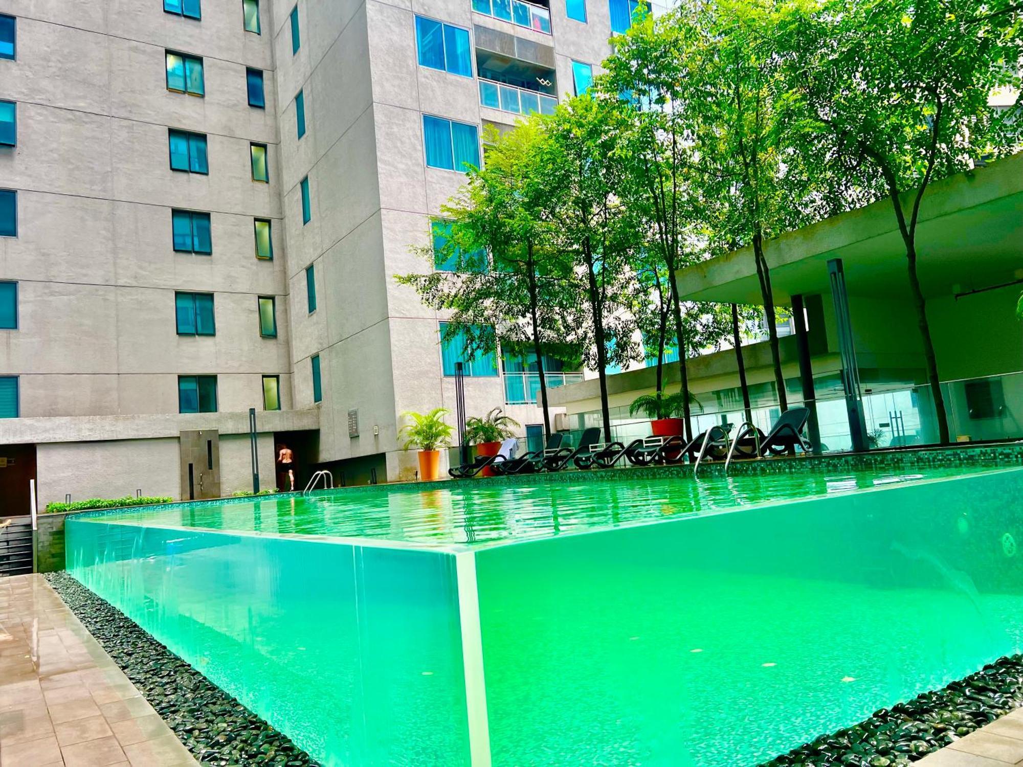 Summer Klcc By Victorians